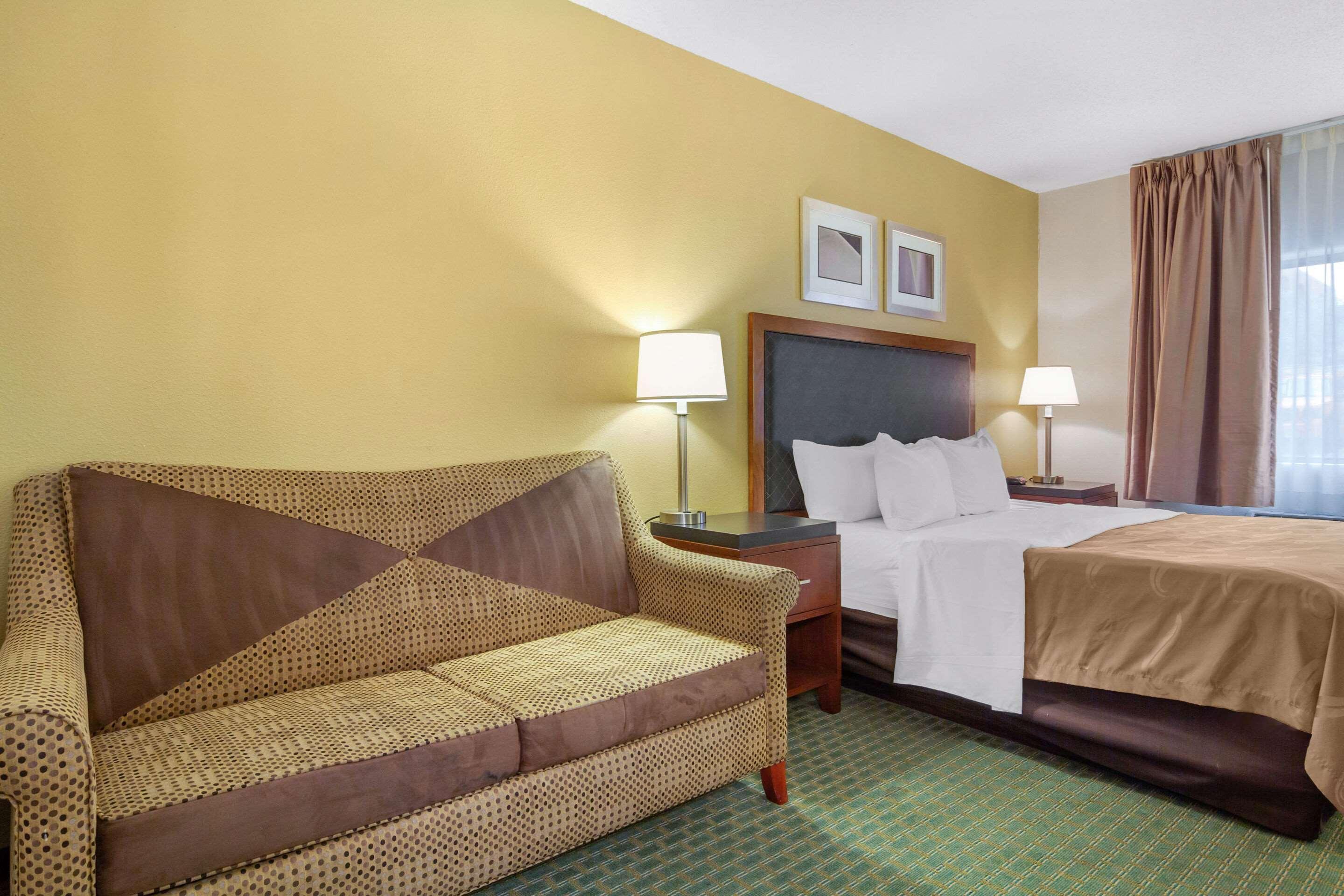 Quality Inn & Suites Lakewood - Denver Southwest Eksteriør billede