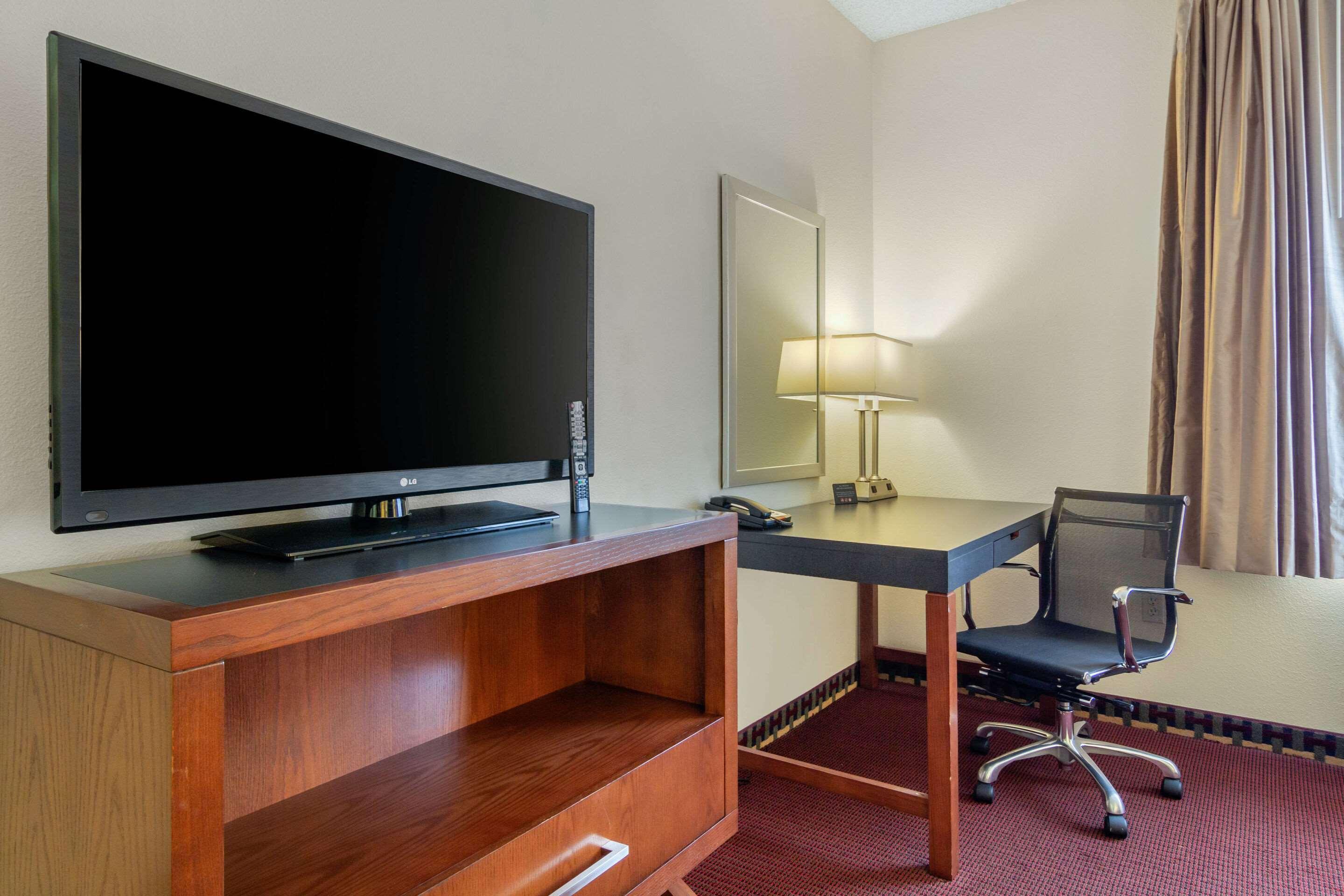 Quality Inn & Suites Lakewood - Denver Southwest Eksteriør billede